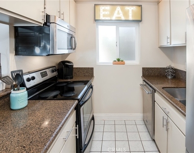 15 15th Street - Photo Thumbnail 4