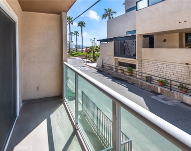 15 15th Street - Photo Thumbnail 9