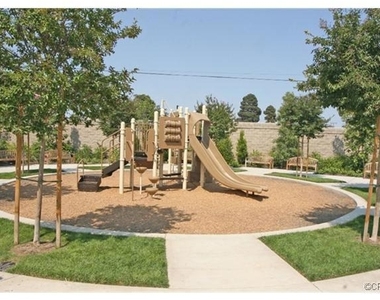 1800 Oak Street - Photo Thumbnail 1