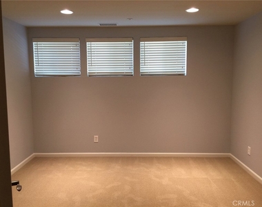 1800 Oak Street - Photo Thumbnail 9