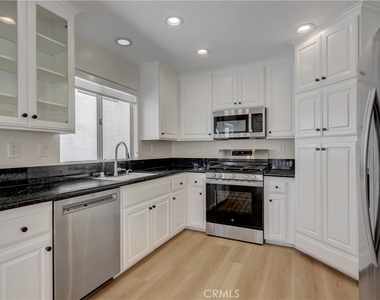 1608 Herrin Street - Photo Thumbnail 10