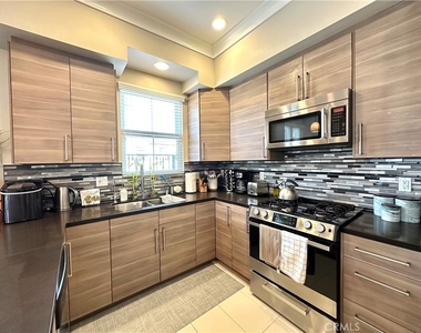 342 Myrtle - Photo Thumbnail 8