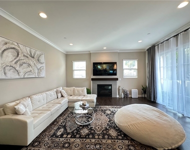 342 Myrtle - Photo Thumbnail 3
