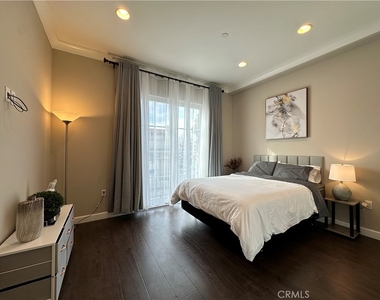 342 Myrtle - Photo Thumbnail 12