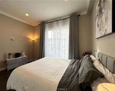342 Myrtle - Photo Thumbnail 13