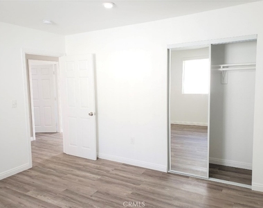 4240 Eugene St - Photo Thumbnail 15