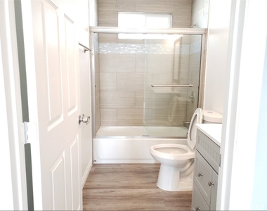 4240 Eugene St - Photo Thumbnail 17