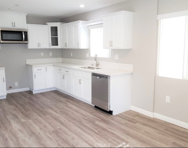 4240 Eugene St - Photo Thumbnail 6