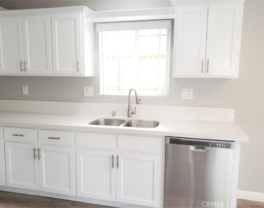 4240 Eugene St - Photo Thumbnail 8