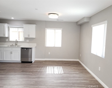 4240 Eugene St - Photo Thumbnail 3