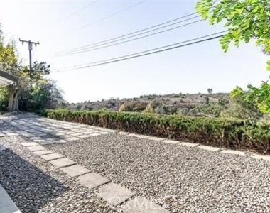 2921 Juanita Place - Photo Thumbnail 24