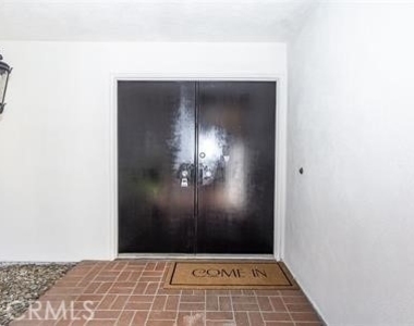 2921 Juanita Place - Photo Thumbnail 2