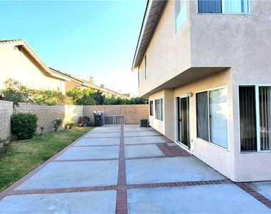 5610 Rostrata Avenue - Photo Thumbnail 35