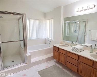 5610 Rostrata Avenue - Photo Thumbnail 20