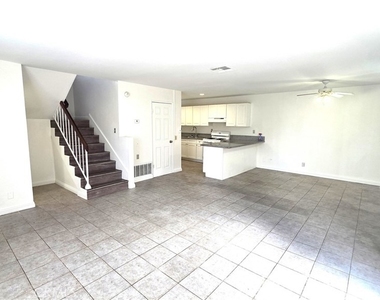 6512 Fullerton Ave #a - Photo Thumbnail 2