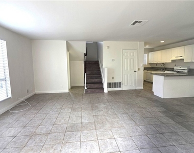 6512 Fullerton Ave #a - Photo Thumbnail 1
