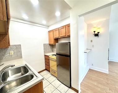 140 Linden Avenue - Photo Thumbnail 6