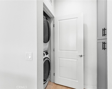 604 White Oaks - Photo Thumbnail 12