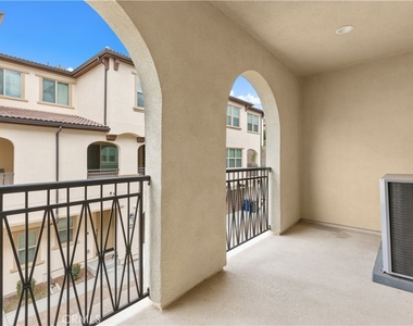 604 White Oaks - Photo Thumbnail 24