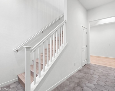 604 White Oaks - Photo Thumbnail 3