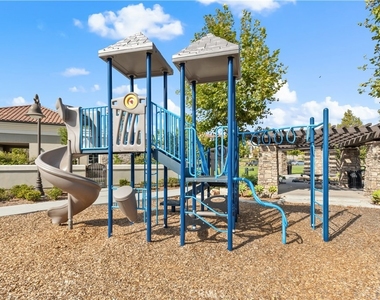 604 White Oaks - Photo Thumbnail 31