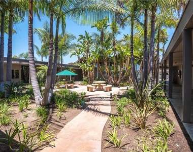 2474 Rue De Cannes - Photo Thumbnail 24