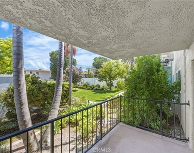 2354 Via Mariposa W - Photo Thumbnail 16