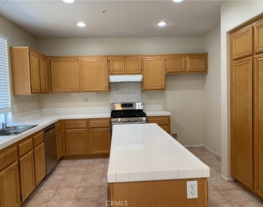 6515 Chapman Drive - Photo Thumbnail 4