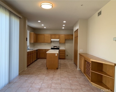 6515 Chapman Drive - Photo Thumbnail 6