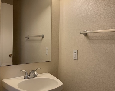 6515 Chapman Drive - Photo Thumbnail 2