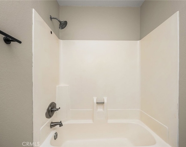 1129 Iris - Photo Thumbnail 36