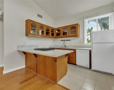 1410 Peppertree - Photo Thumbnail 6