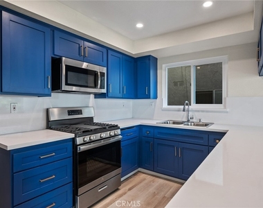 845 2nd Street - Photo Thumbnail 2