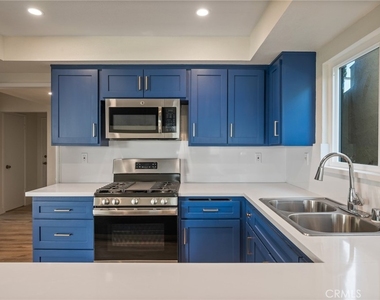 845 2nd Street - Photo Thumbnail 4
