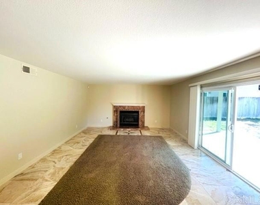 526 Trailridge Drive - Photo Thumbnail 2
