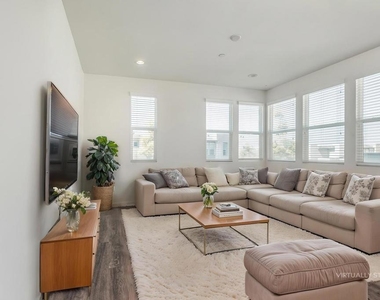 2143 Element Way - Photo Thumbnail 9