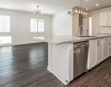 2143 Element Way - Photo Thumbnail 3