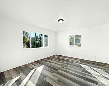 2040 Earl Street - Photo Thumbnail 14