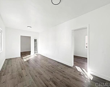 2040 Earl Street - Photo Thumbnail 4