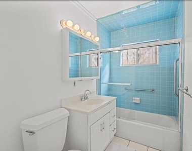 3813 Birch - Photo Thumbnail 15
