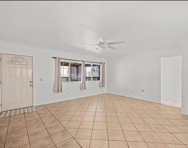 3813 Birch - Photo Thumbnail 2