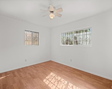 3813 Birch - Photo Thumbnail 11