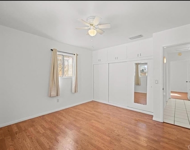 3813 Birch - Photo Thumbnail 12