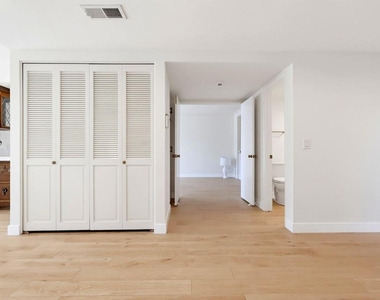 2714 Claray Drive - Photo Thumbnail 5
