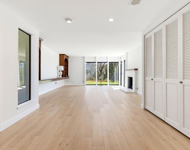 2714 Claray Drive - Photo Thumbnail 6
