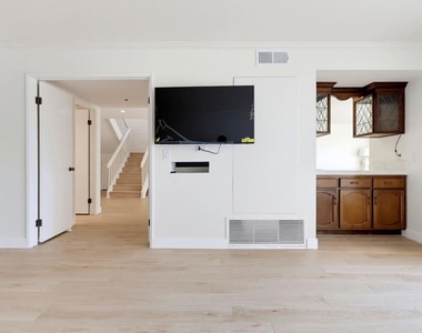 2714 Claray Drive - Photo Thumbnail 14