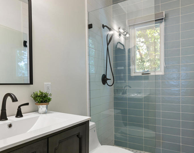 529 N Hill Avenue - Photo Thumbnail 7