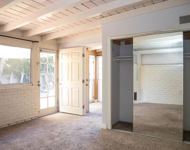 7601 Flight Avenue - Photo Thumbnail 23