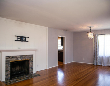 7601 Flight Avenue - Photo Thumbnail 4