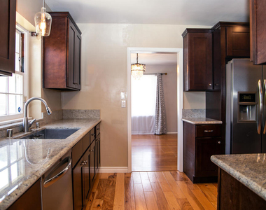 7601 Flight Avenue - Photo Thumbnail 7